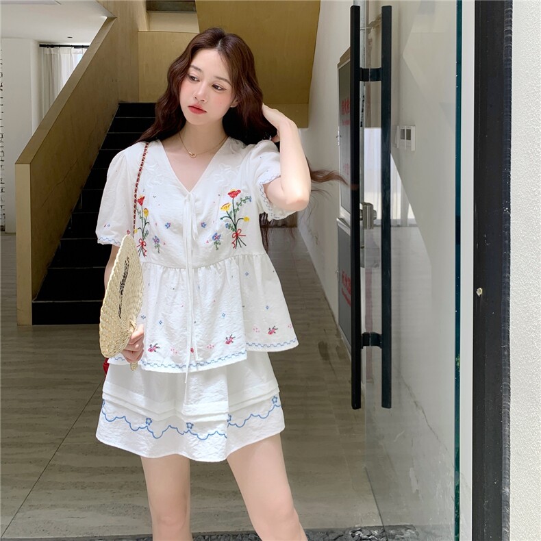 温柔甜妹风套装法式刺绣碎花V领衬衫上衣女夏季高腰半身裙两件套,女装套装/套裙,2C375