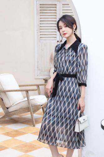 夏季新款韩版雪纺连衣裙，女装连衣裙，裳之恋语