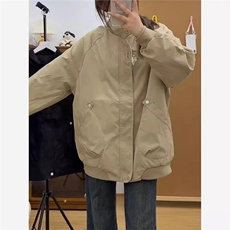卡其色