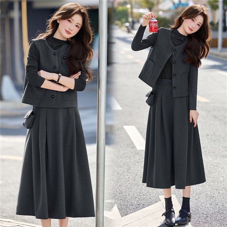 红色小香风氛围感减龄套装女2026春季新款马甲打底衫半身裙三件套，女装套装/套裙，意芙