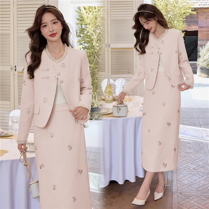 【bao款现货】2025秋装新款刺绣蝴蝶斜门襟套装长裙小香两件套,女装套装/套裙,雅静靓衣