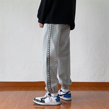 灰色