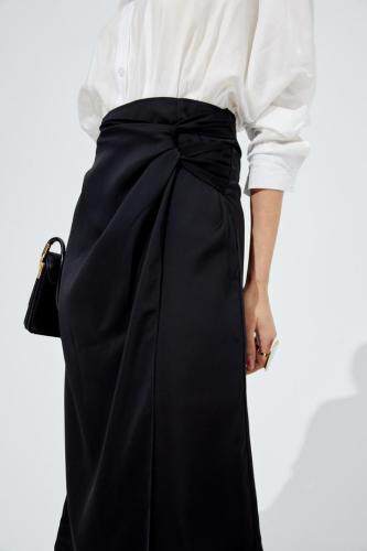 现货夏装扭结缎面半裙，女装半身裙，M&VC