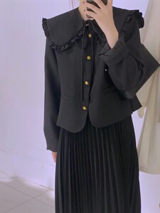 可脱卸娃娃领小香外套图片