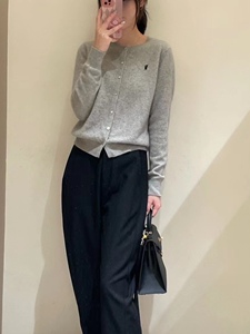 秋冬季新款女时尚百搭显瘦圆领刺绣单排扣针织开衫图片