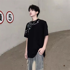 黑色