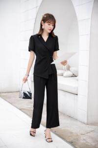 现货供应：套装两色M一XXL，女装职业装，拉思维加丝