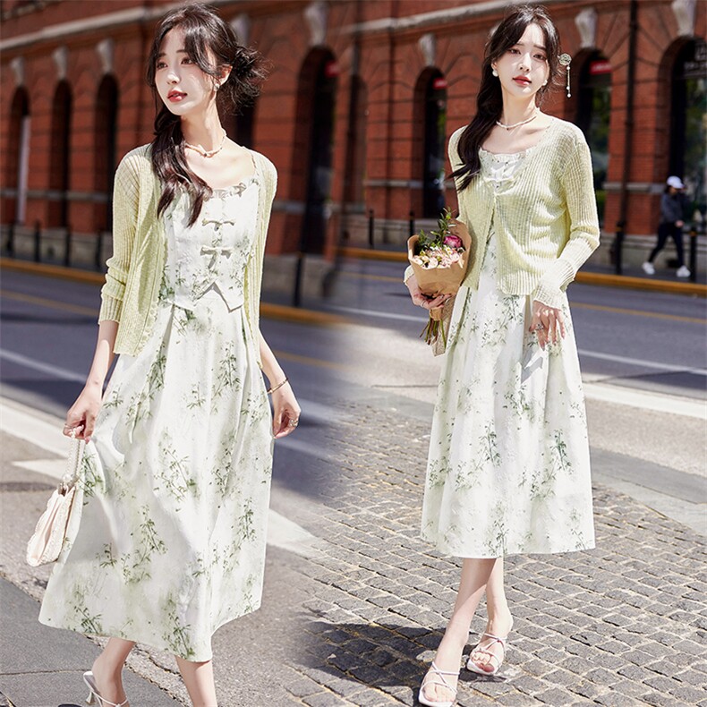 现货2024年夏季时尚气质新中式印花盘扣吊带连衣裙+针织披肩套装，女装连衣裙，艾贝斯