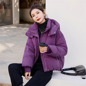 90%白鸭绒2024年冬季新款时尚连帽短款羽绒服女图片