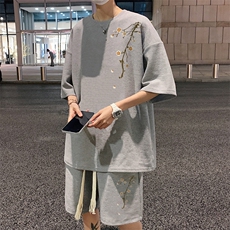 灰色