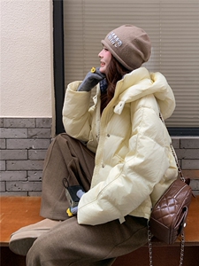 现货新款独特超好看短款羽绒服女款冬连帽面包服羽绒服图片