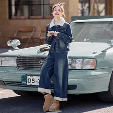 2025冬新款复古蓝韩系90绒羽绒外套搭配冬款阔腿加绒裤牛仔裤套装，女装套装/套裙，瑶迪依秀