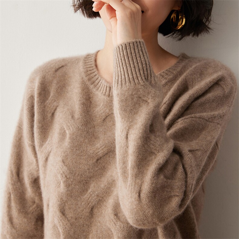 慵懒高级扭花加厚baby小山羊绒衫女圆领针织宽松内搭打底套头毛衣，女装羊绒衫，蒂暖羊绒