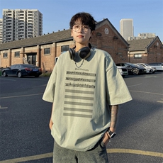 奶绿色