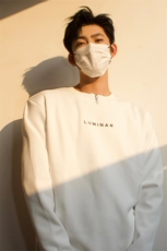 明星私服美式潮流打底垫肩款打底金属星星设计内搭T恤P50，男装T恤，电商B319