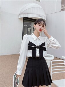 2022春季立体玫瑰花蝴蝶结小衫图片