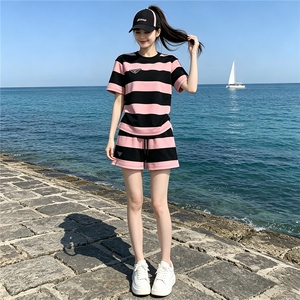 潮流休闲时尚运动套装女夏季新款洋气减龄圆领短袖休闲短裤两件套图片 潮流休闲时尚运动套装女夏季新款洋气减龄圆领短袖休闲短裤两件套图片