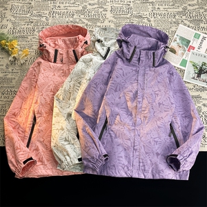 时尚户外冲锋衣女新款三合一摇粒绒防风防水外套男秋冬登山服夹克图片