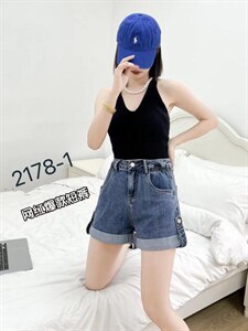 夏季图片更新，休闲百搭街拍减龄图片