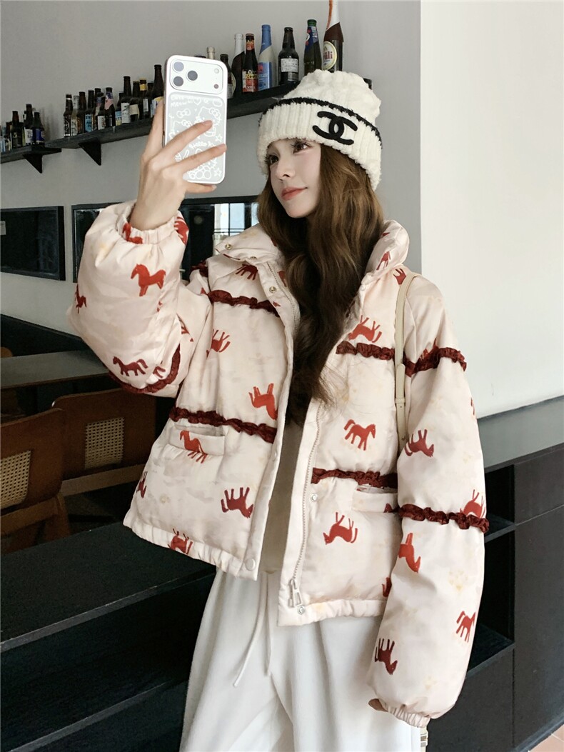 马上有钱羽绒服女冬新年战袍外套红色小马撞色2025年冬季新款刺绣,女装羽绒服,艾米莉亚