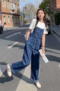 深蓝夏收腰牛仔背带裤女小个子高腰宽松直筒长裤新款时尚图片