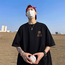 黑色