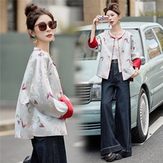 2025秋季新款新中式风宋锦金线提花盘扣外套女立领撞色，女装短外套，众宇琦