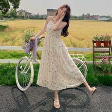 【已出大货】【数据好】碎花吊带连衣裙中长款2024夏季新款洋气，女装连衣裙，C位