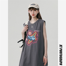 深灰色