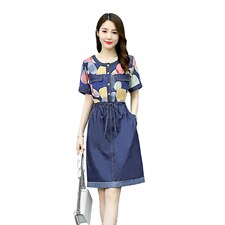 2021夏季新款潮流时尚个性气质圆领印花拼接系带收腰牛仔连衣裙图片