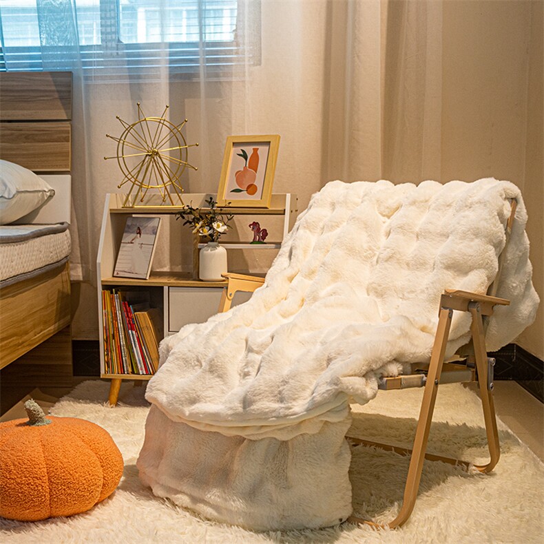 新款牛奶绒兔毛泡泡绒毛毯，毯子，一起卖家纺