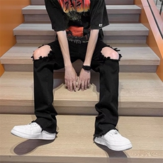 黑色