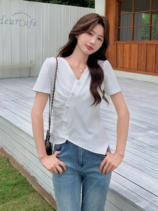 短袖螺纹棉t恤2024夏季新短款不规则下摆开叉设计感小众v领上衣装,女装T恤,鑫慧