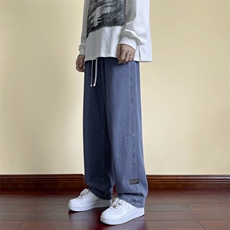 深蓝色