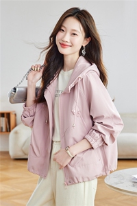 洋气粉色连帽短款风衣外套女2025秋季新款宽松休闲派克服夹克上衣图片