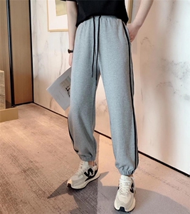 镶条运动裤图片