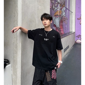 抖音得物 210克现货宽松纯棉美式潮牌印花落肩袖纯棉T恤AT211114图片