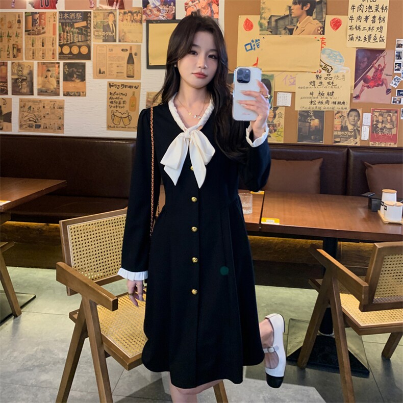 2024春款时尚潮流女装连衣裙 甜美蝴蝶结设计 显瘦修身长袖裙装图片