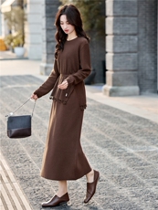 【现货】2025年秋季新款流苏不规则毛衣半身裙套装配腰绳显瘦，女装套装/套裙，乐吉娜