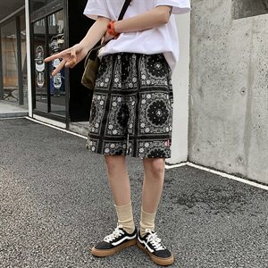 【】A003-HK7179-P35 夏装新款复古拼接时尚短裤 女模1图片