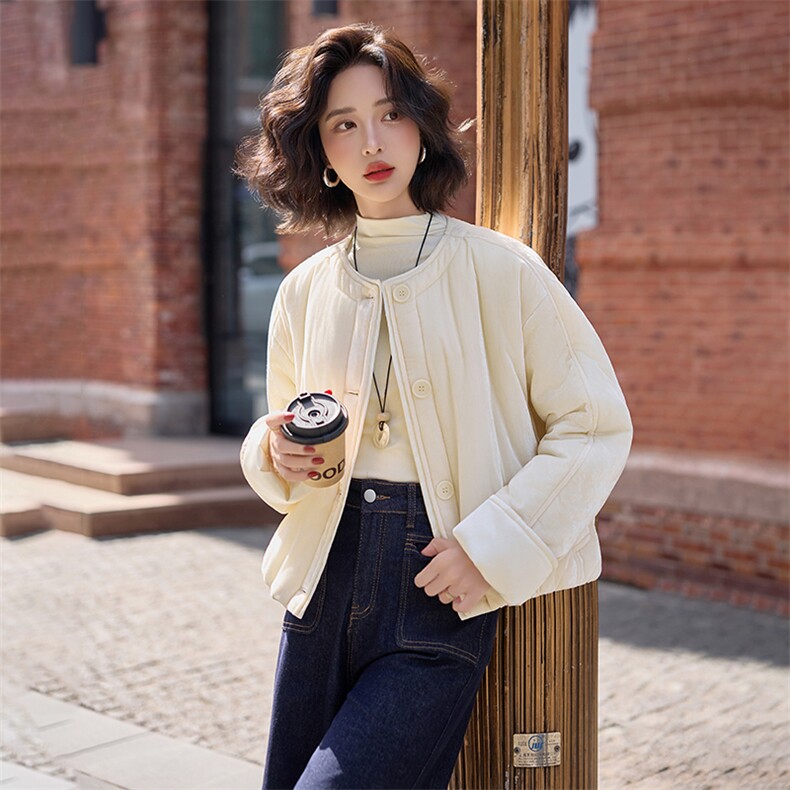 水衣源8815款冬季圆领短款宽松加棉丝绒棉服女纯色时尚外套图片