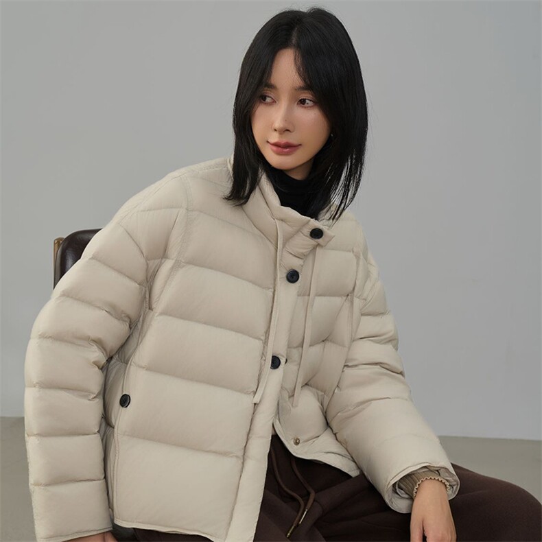 时尚拼色翻领短款羽绒服女2025冬季新款宽松休闲90白鸭绒保暖外套,女装羽绒服,阳光伊恋
