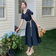 藏青色设计感系带收腰连衣裙女2025夏季新款气质超好看显瘦a字裙，女装连衣裙，沁沁公主