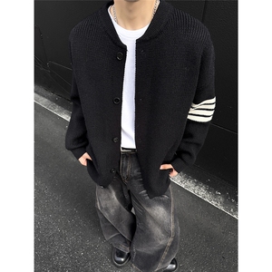 经典三条杠 冬季开衫休闲百搭毛衣宽松加厚情侣针织衫 M9907 TP55图片