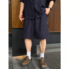 藏蓝色短裤