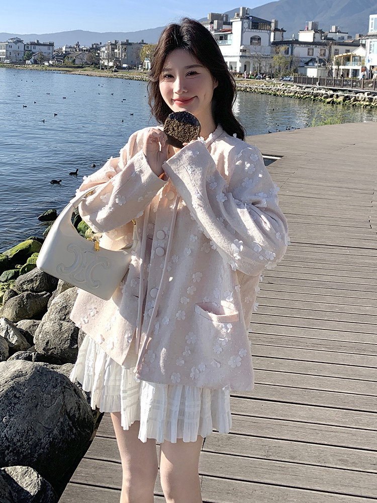 粉色花朵新中式国风棒球服女春设计感国风新款奶乎乎爆款减龄外套,女装短外套,含赞