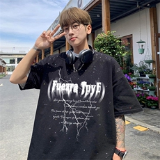 黑色