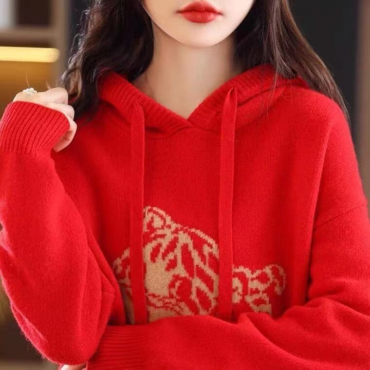 连帽设计2024年新款红色女士羊毛卫衣宽松显瘦短款,女装羊毛衫,千御纺羊绒