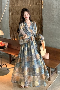 法式复古碎花连衣裙女2025夏季新款设计感小众收腰显瘦气质长裙子图片