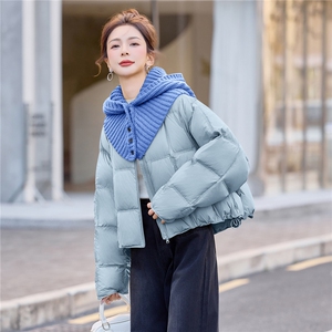 90%白鸭绒2025年冬季宽松圆领休闲羽绒服送针织帽子图片